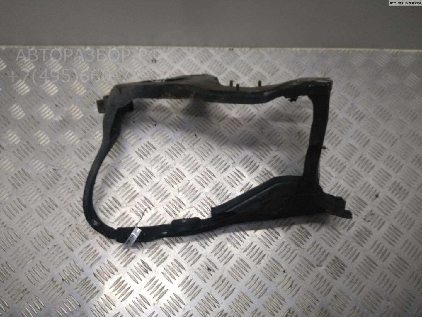 Кронштейн фар правый