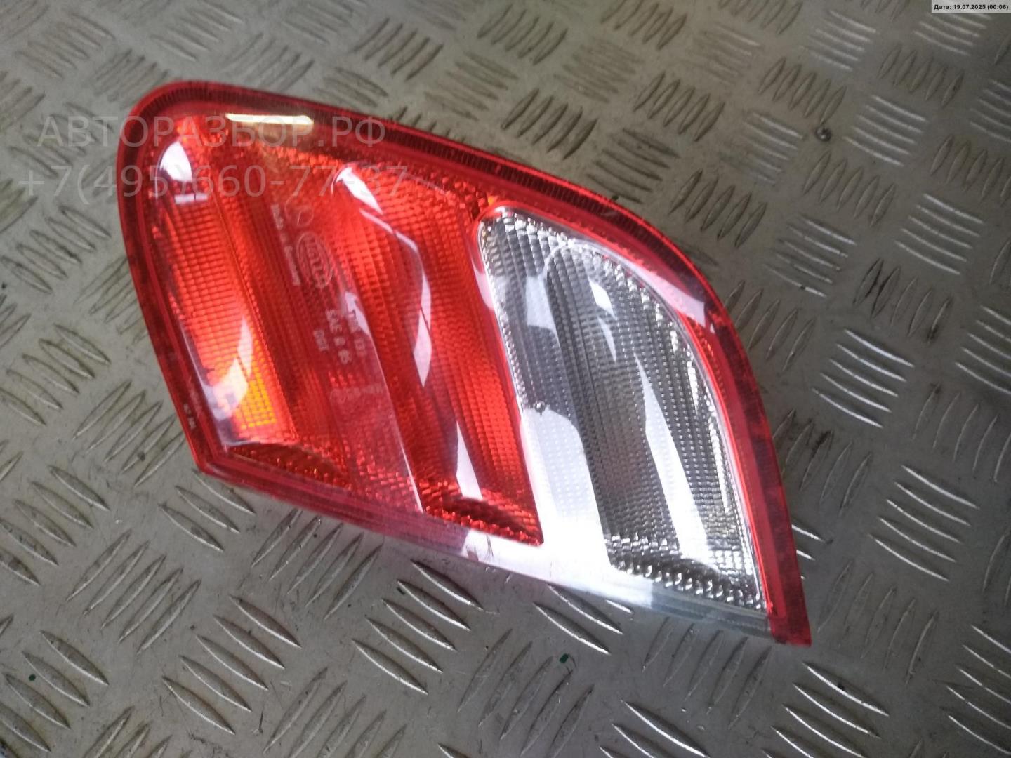 Фонарь задний внутренний правый