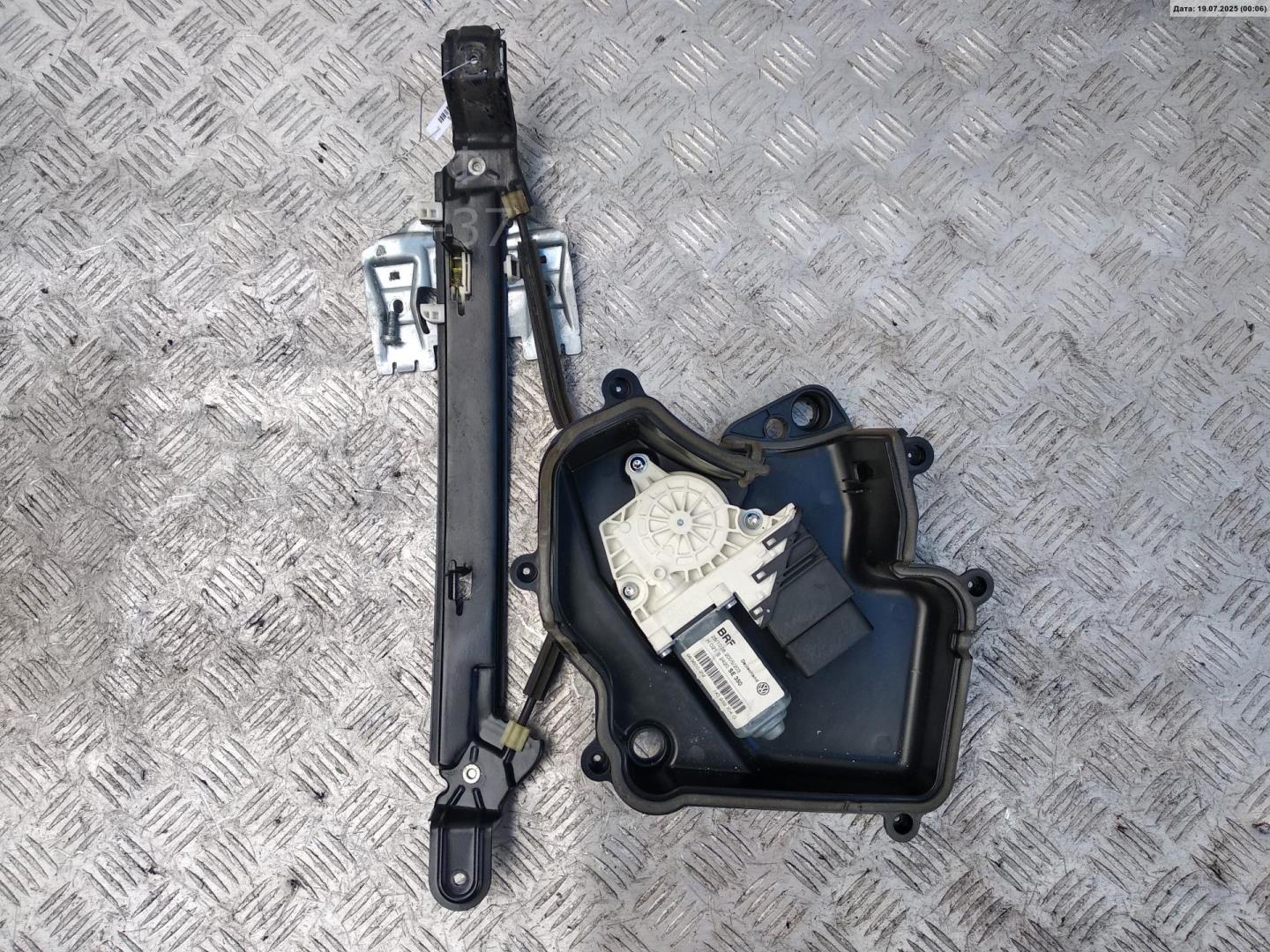 Стеклоподъемник электр. задний правый