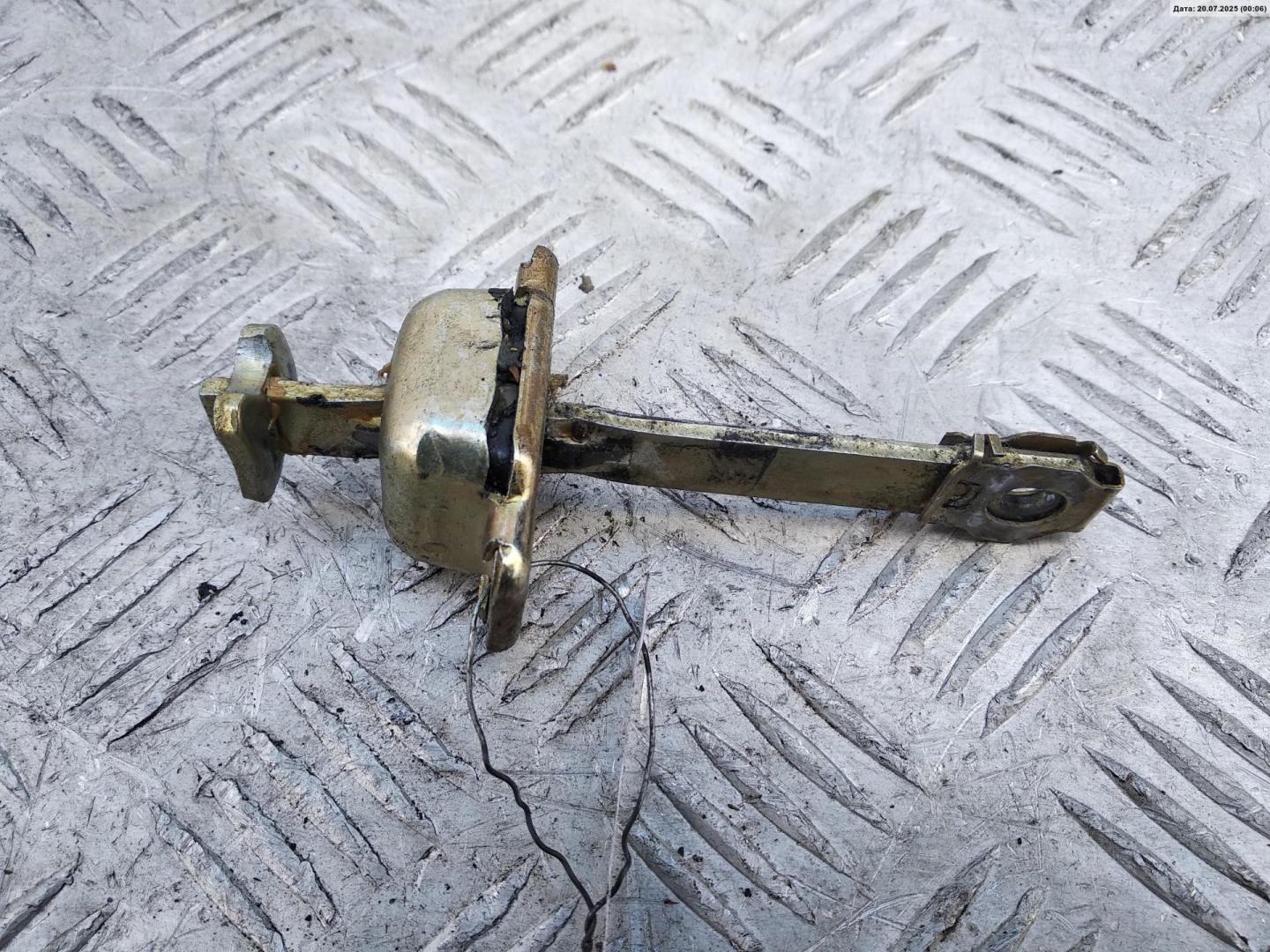 Ограничитель двери