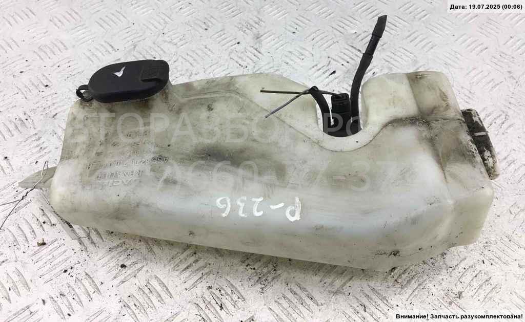 Бачок омывателя лобового стекла