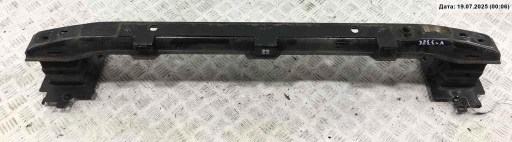 Усилитель переднего бампера