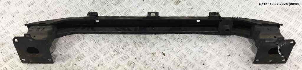 Усилитель переднего бампера