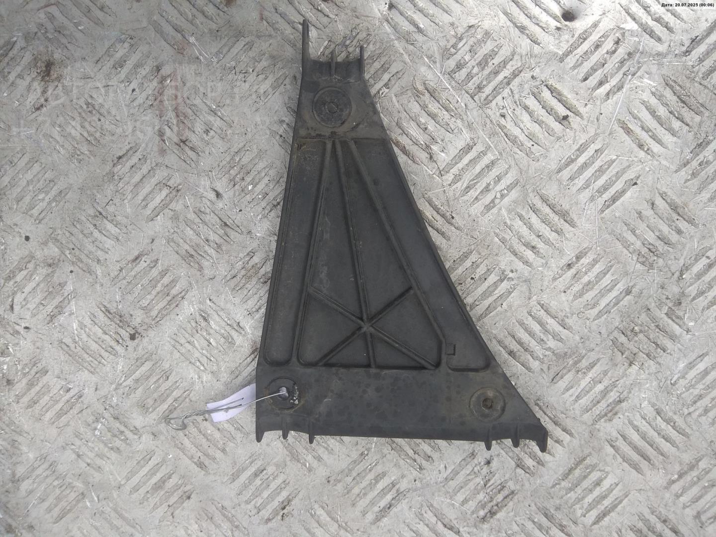 Кронштейн заднего бампера правый