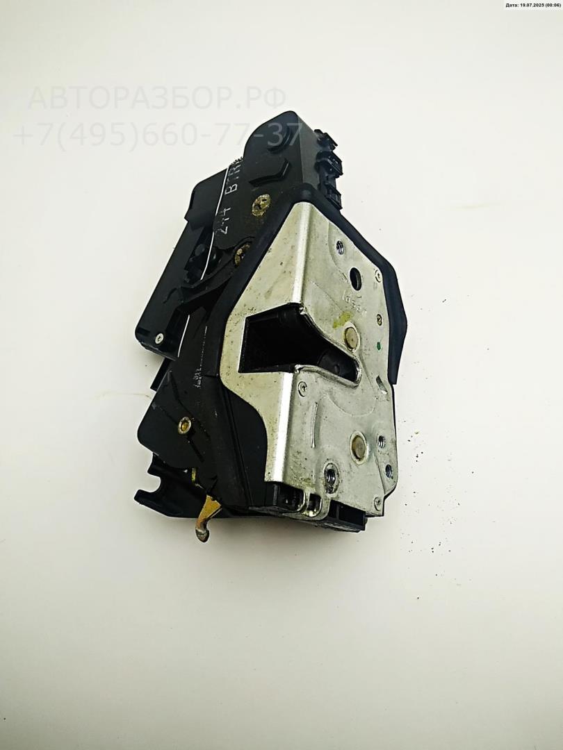 Замок двери передней правой