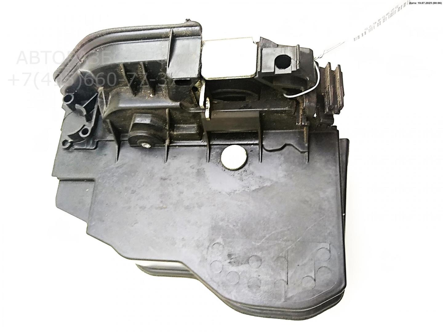 Замок двери передней левой