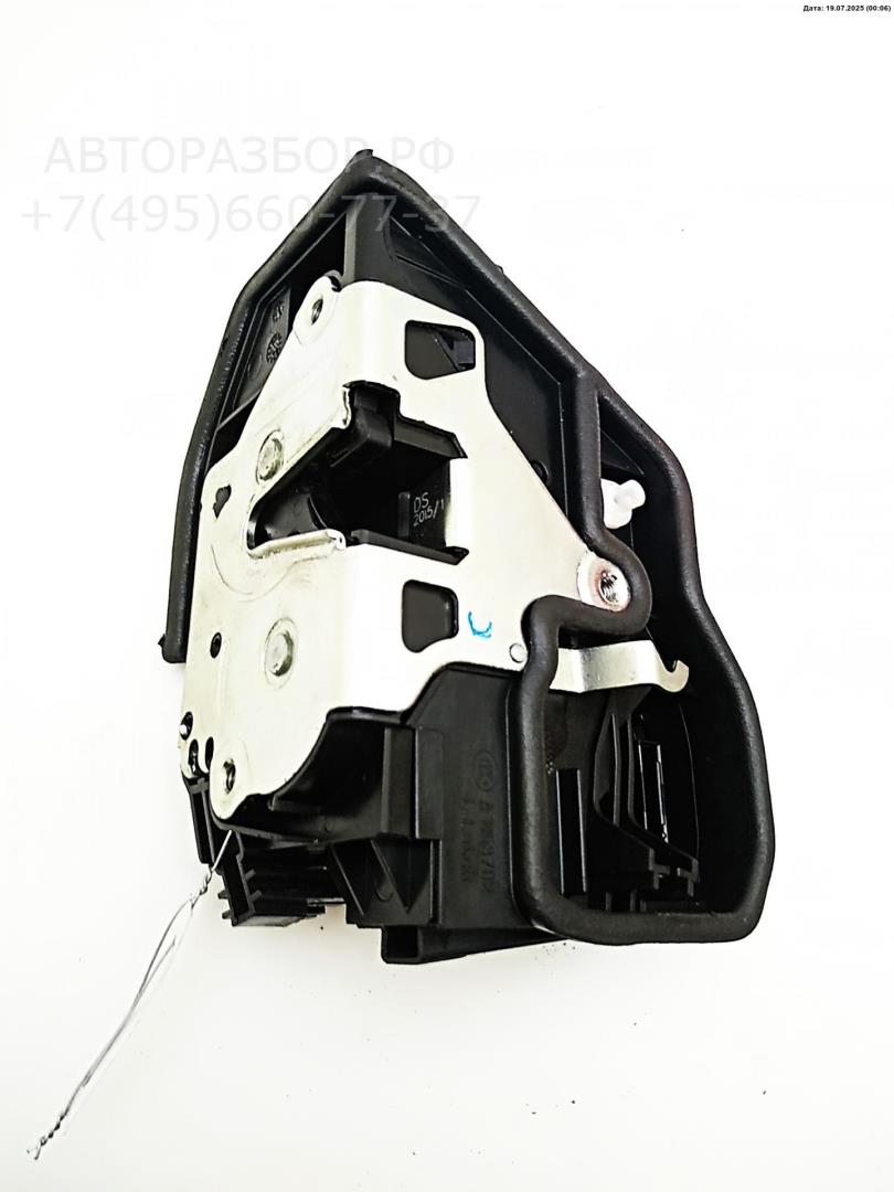 Замок двери передней левой