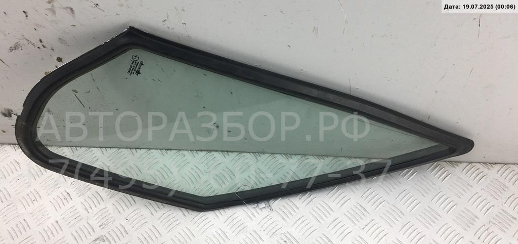 Стекло двери передней правой (форточка)
