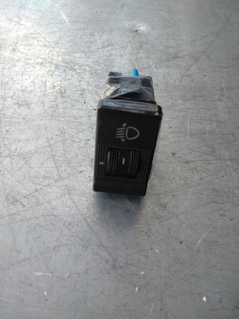 Кнопка корректора фар