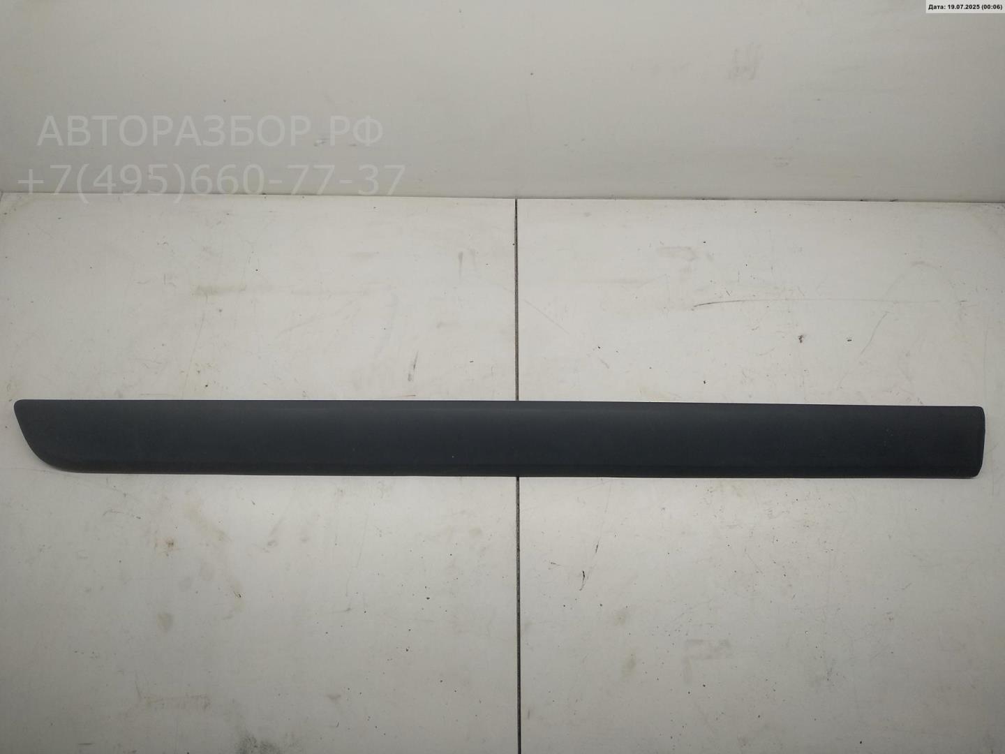 Молдинг двери передней левой