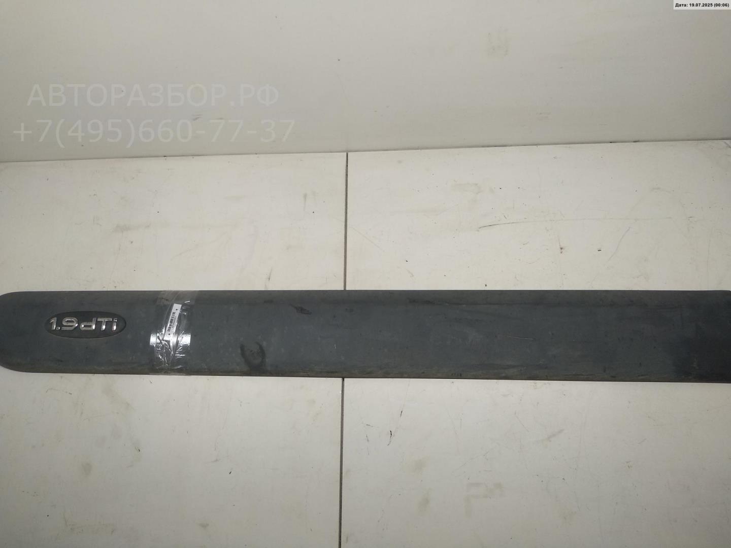 Молдинг двери передней левой