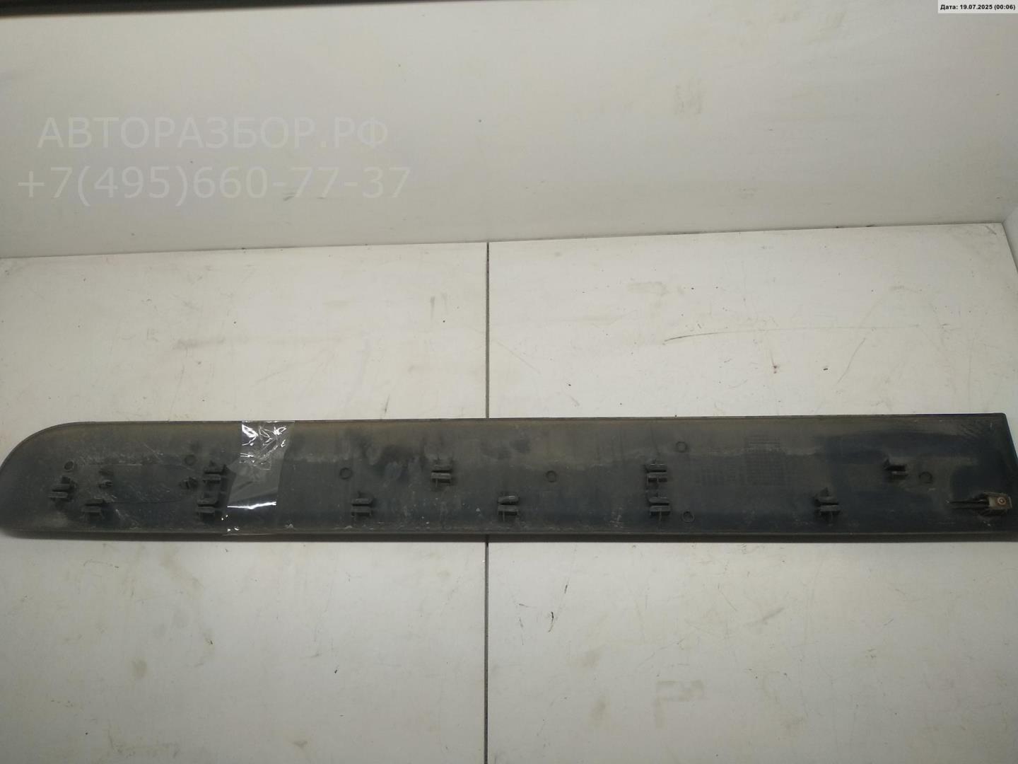 Молдинг двери передней левой