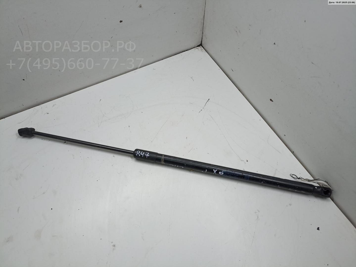 Амортизатор крышки багажника