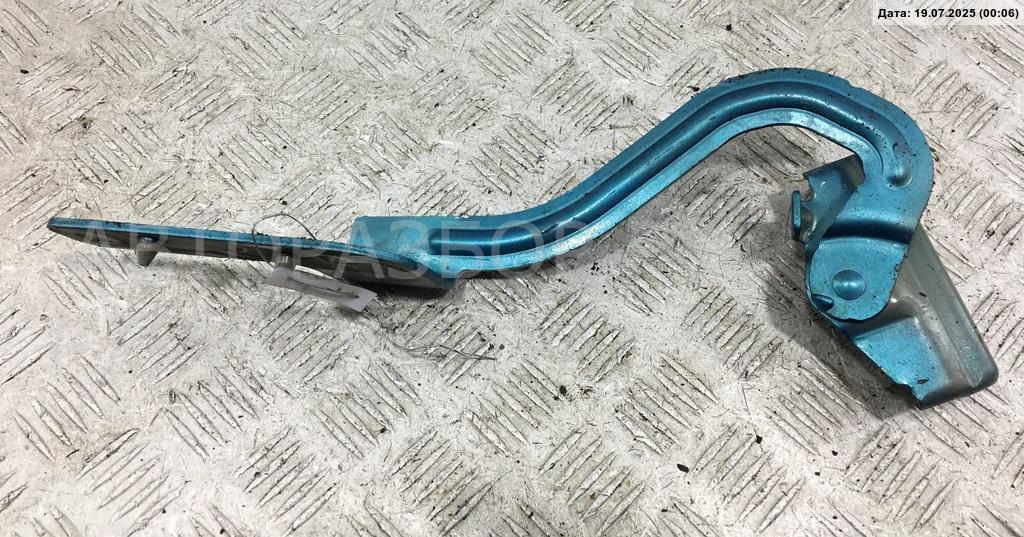 Петля капота левая