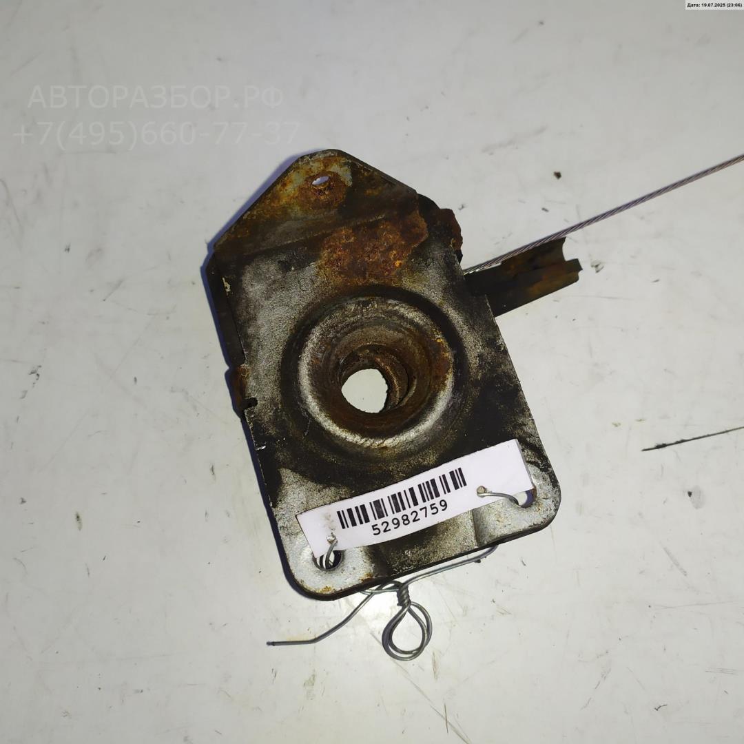 Замок капота