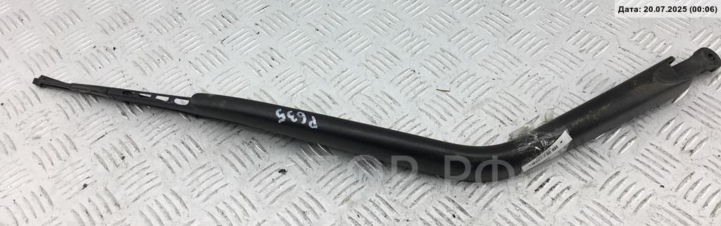 Поводок стеклоочистителя заднего