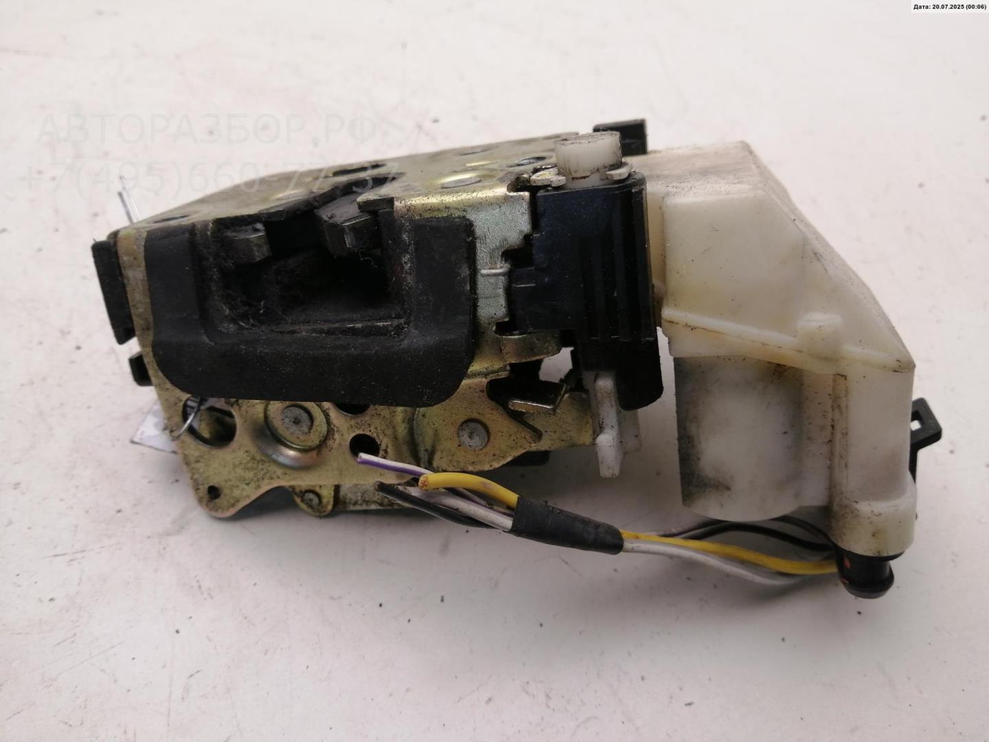 Замок двери задней правой