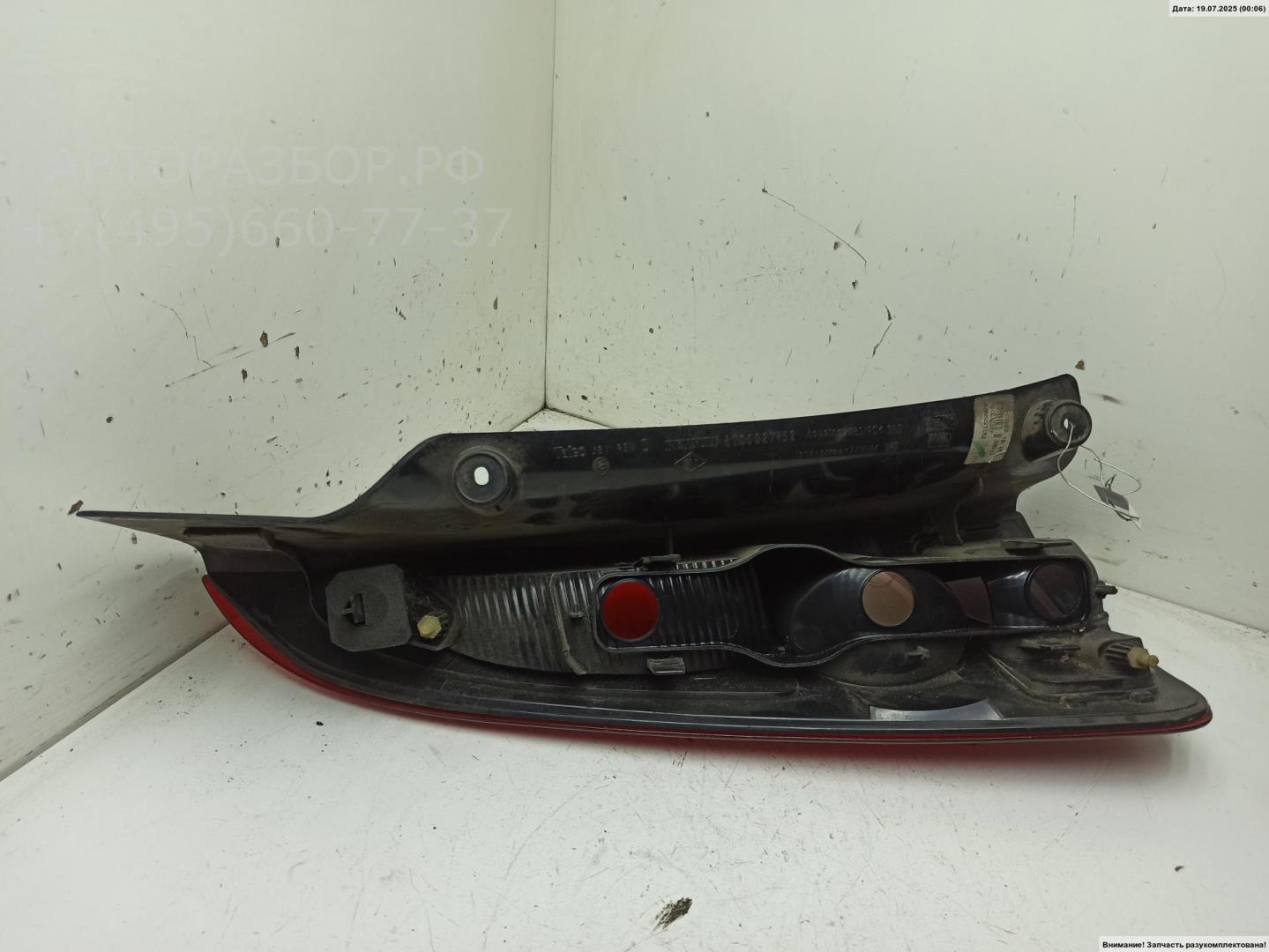 Фонарь задний правый