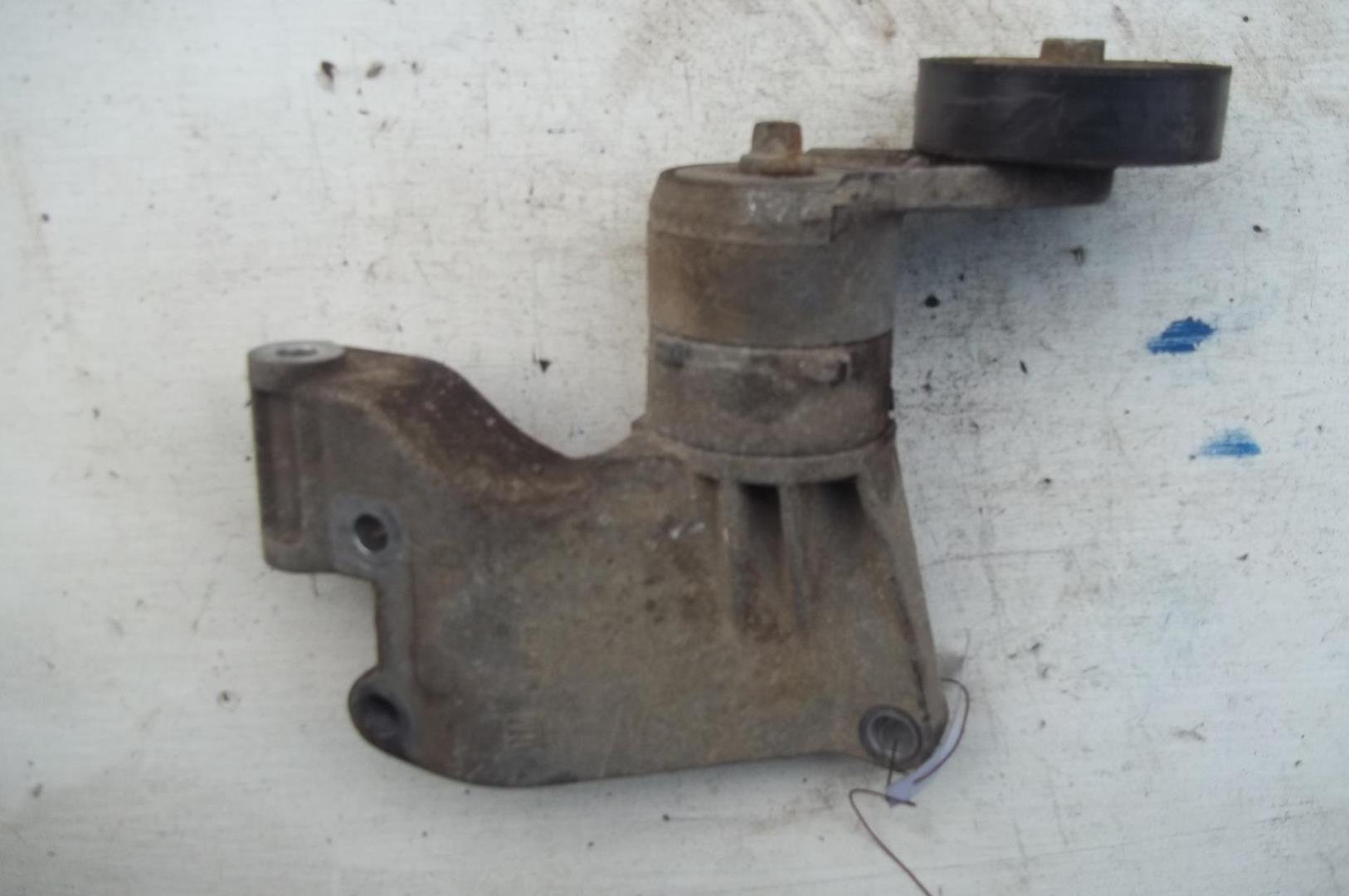 Кронштейн генератора