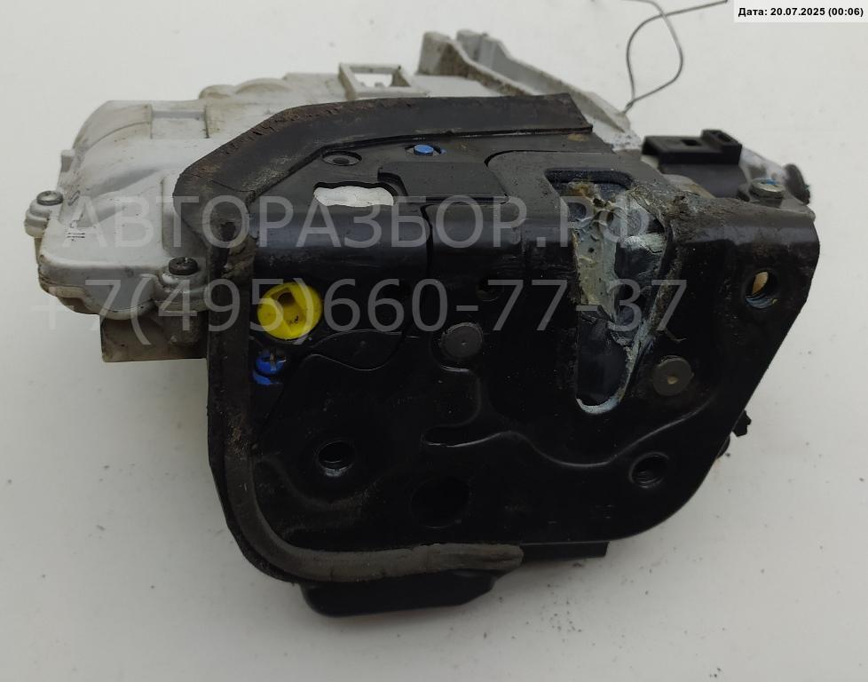 Замок двери передней левой