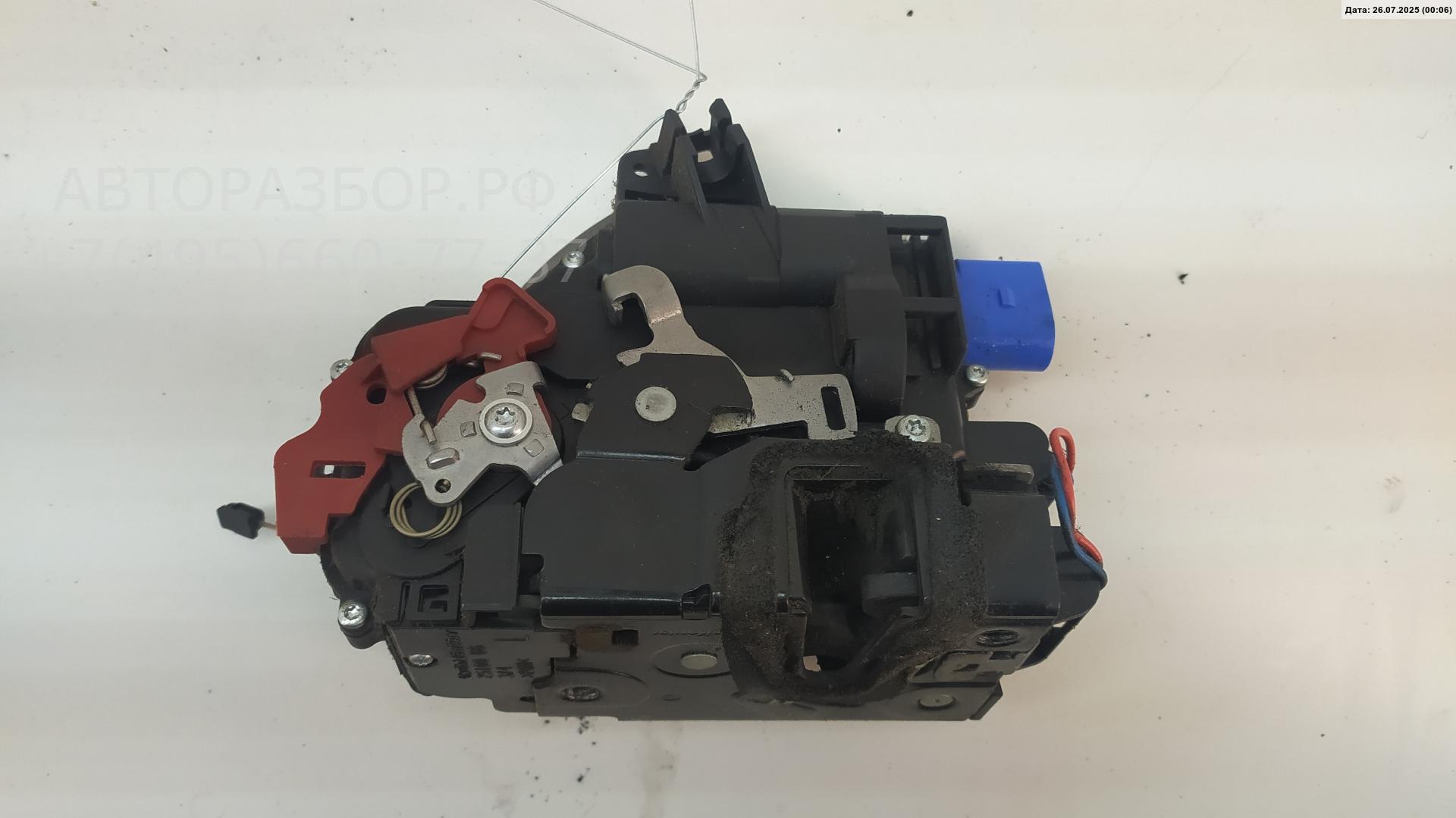 Замок двери передней левой