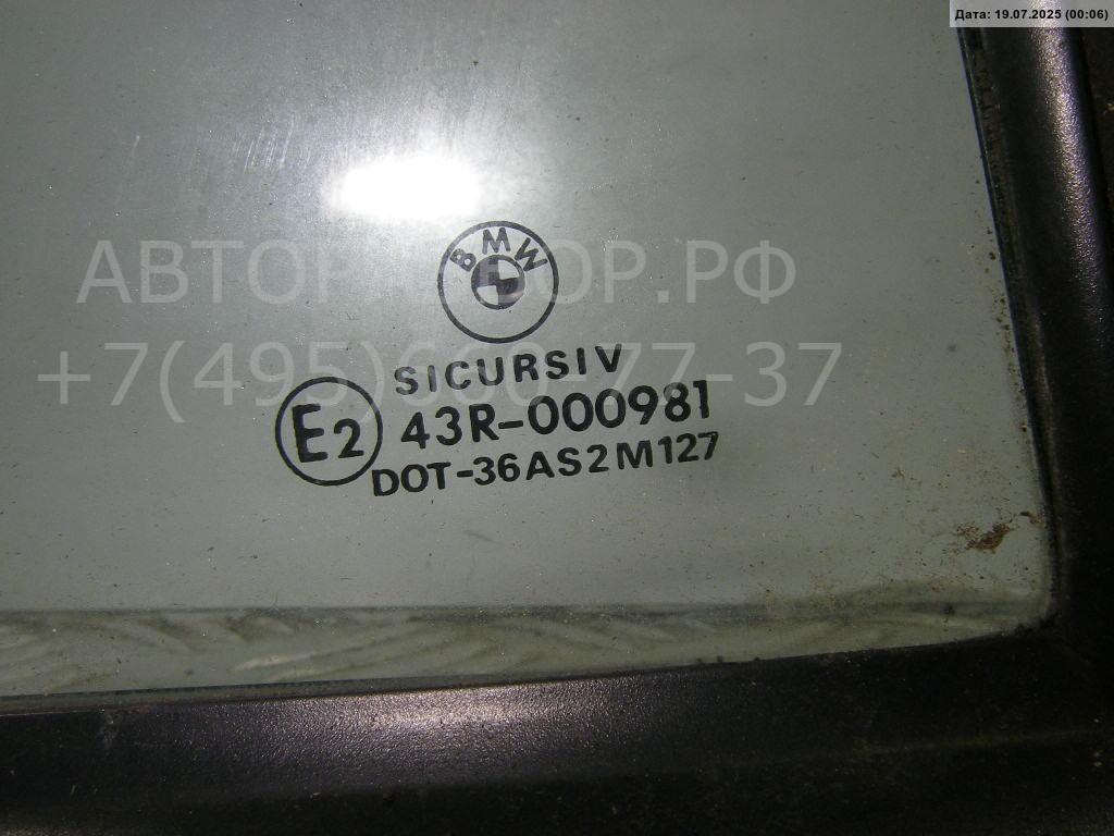 Стекло двери задней правой (форточка)