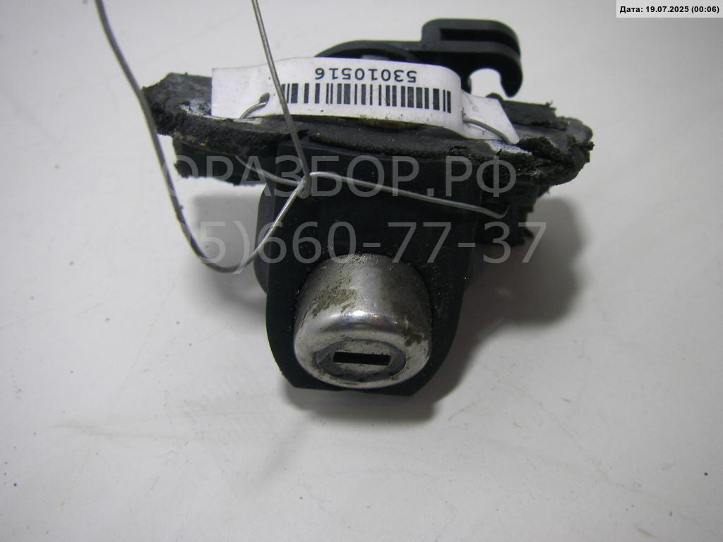 Вставка замка багажника