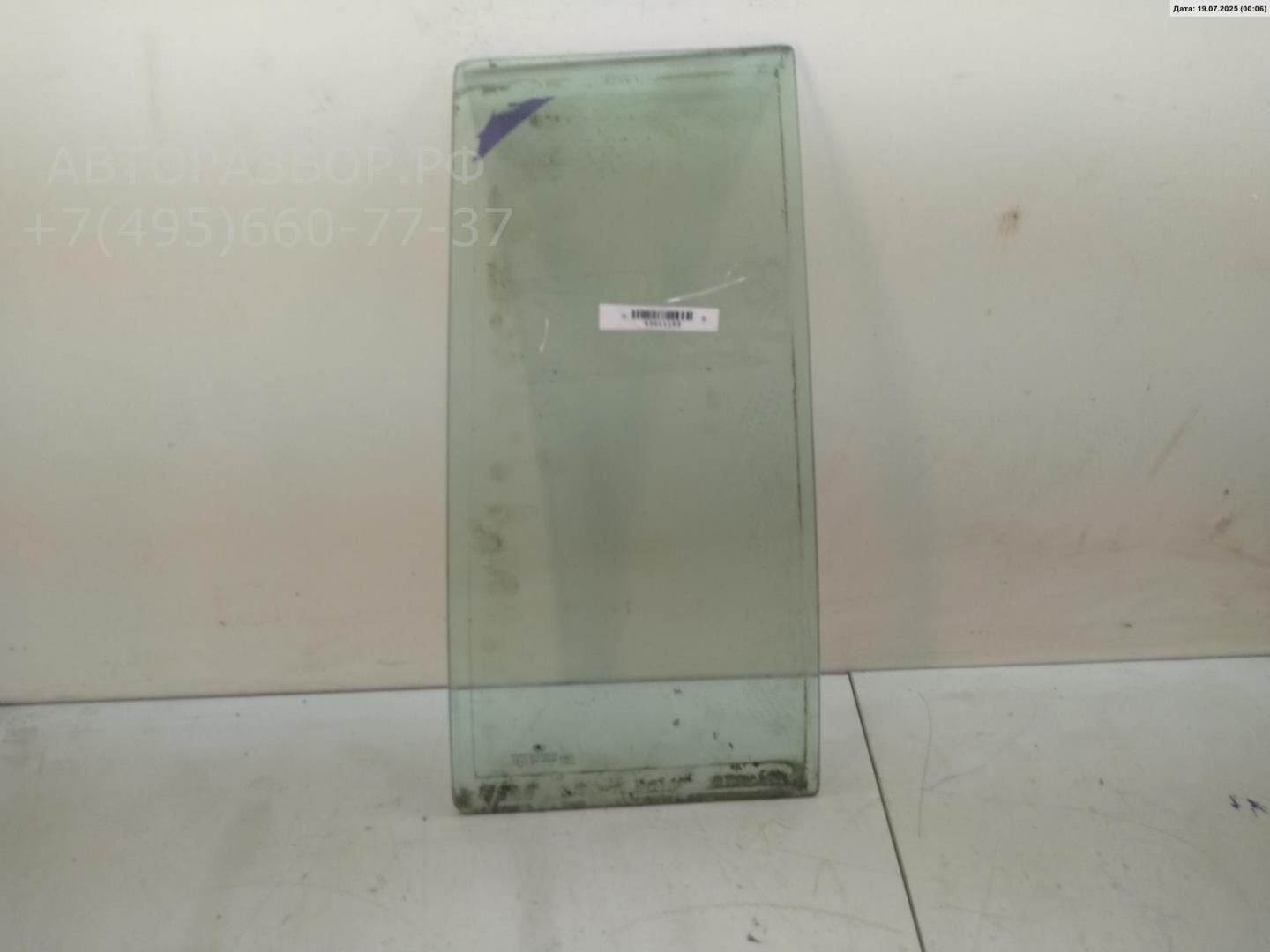 Стекло двери задней правой (форточка)
