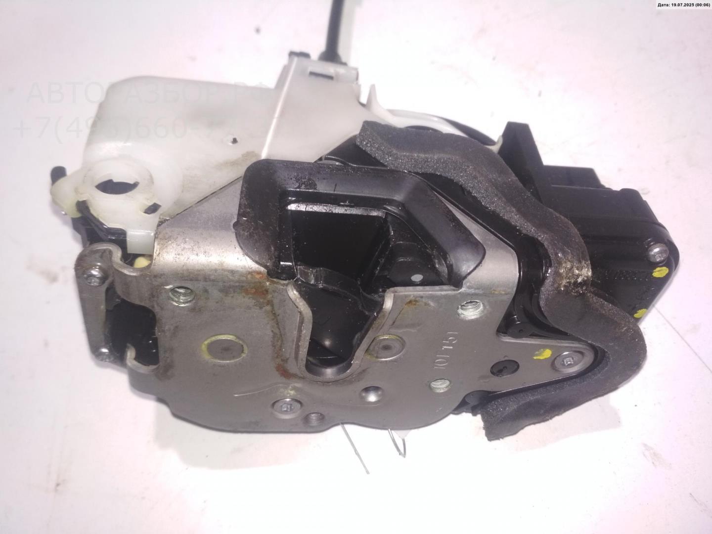 Замок двери передней правой