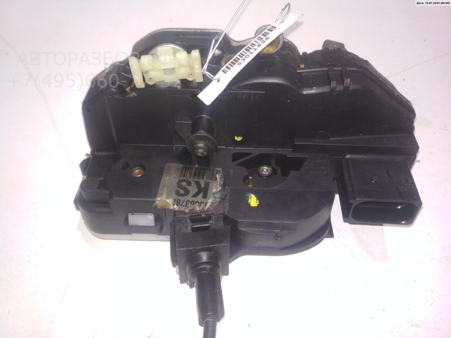 Замок двери передней правой