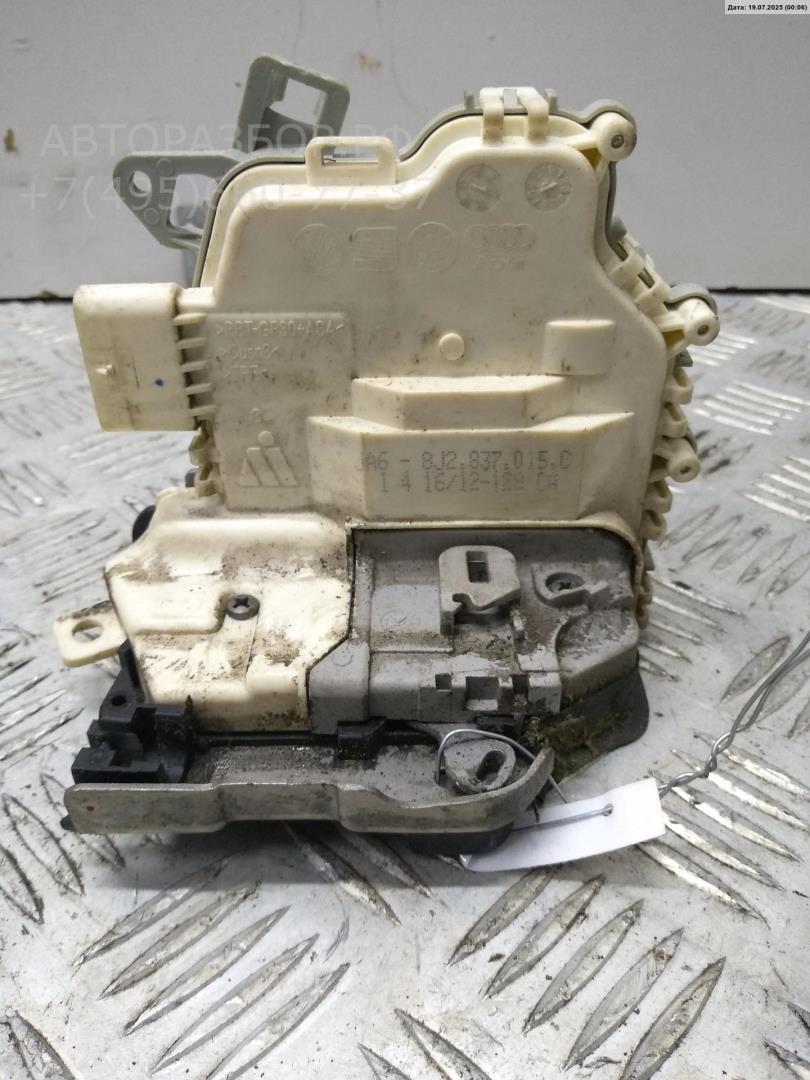 Замок двери передней левой