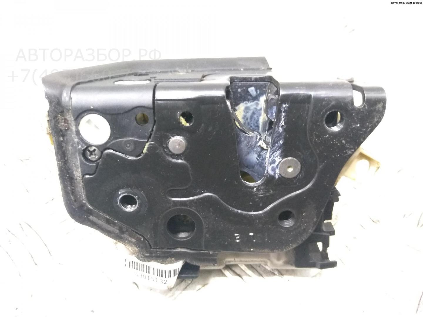 Замок двери передней левой