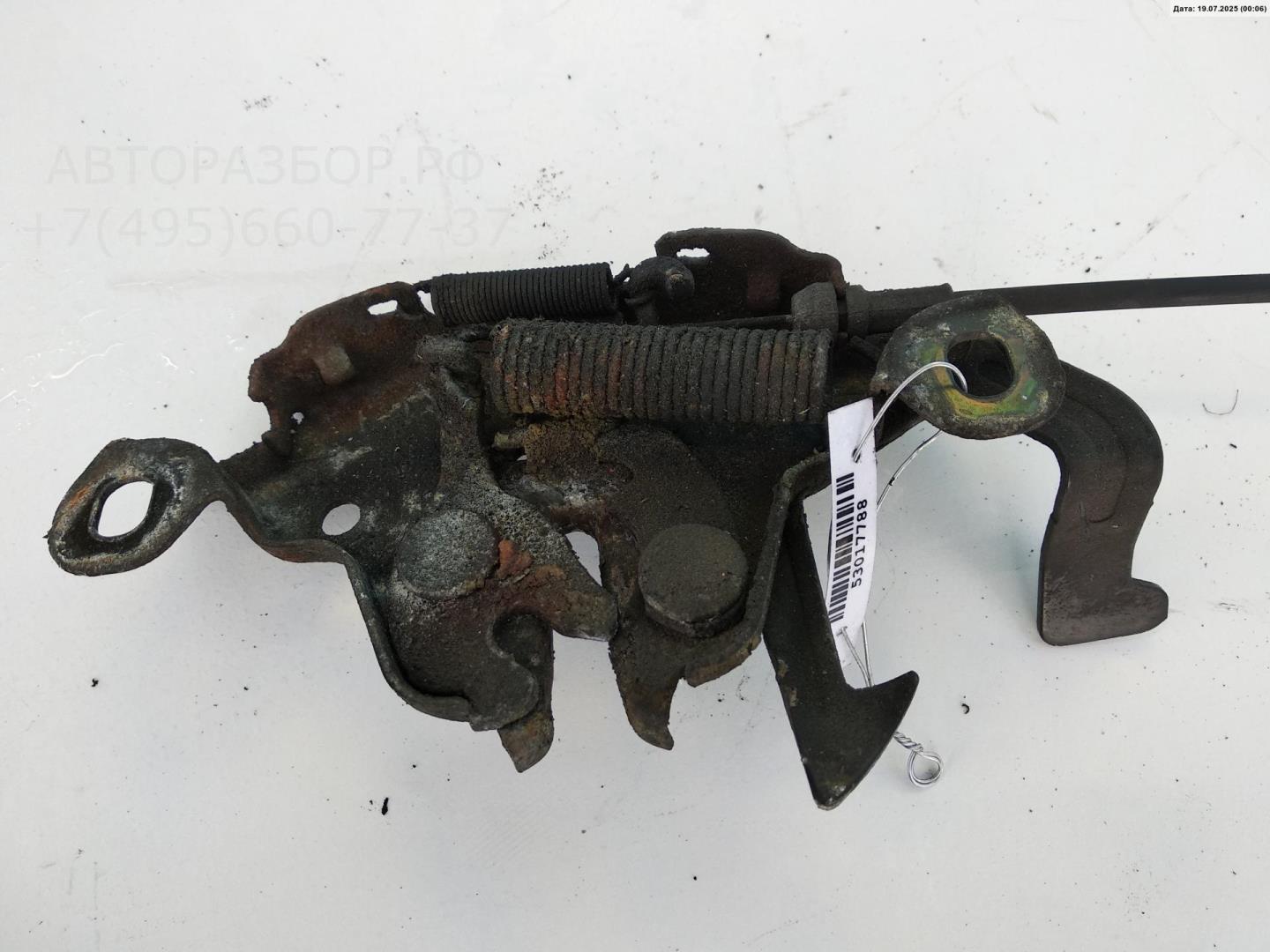 Замок капота