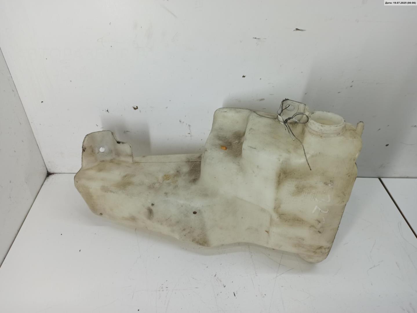 Бачок омывателя лобового стекла