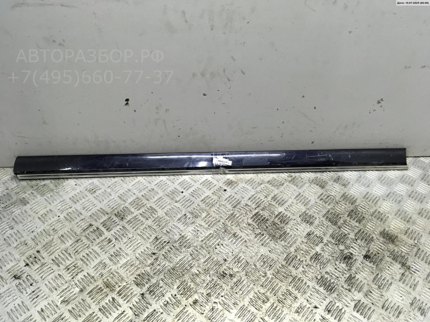 Молдинг двери передней левой