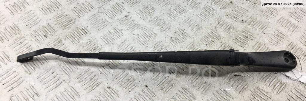 Поводок стеклоочистителя передний правый