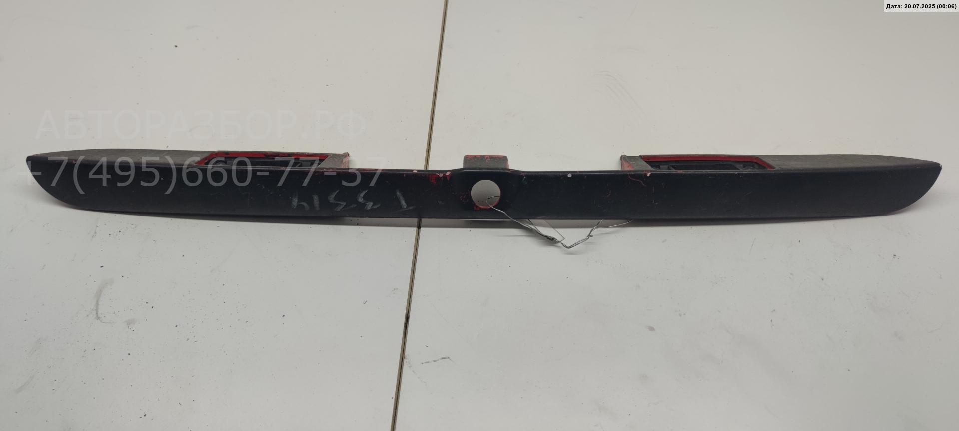 Накладка крышки багажника