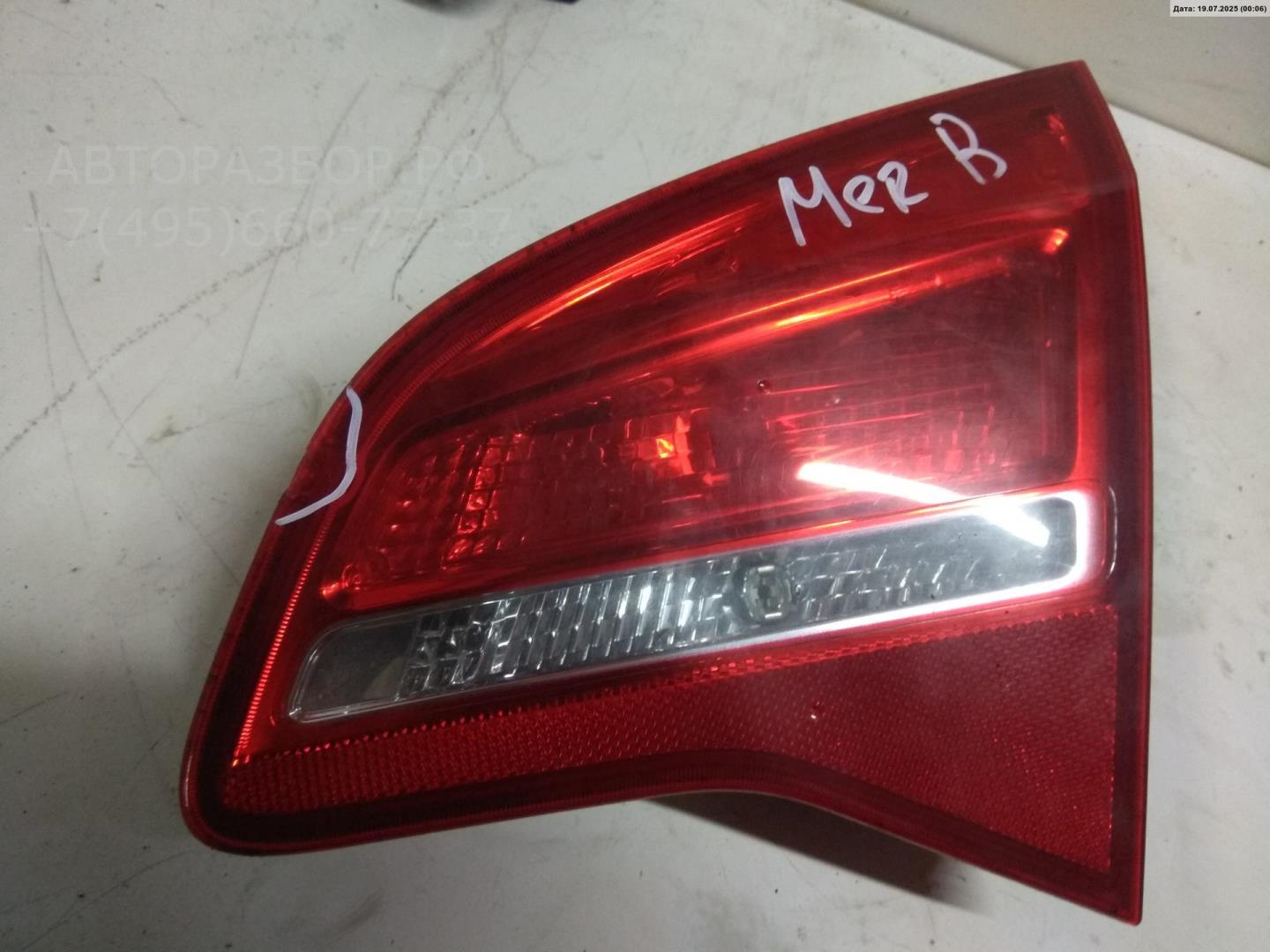 Фонарь задний внутренний правый