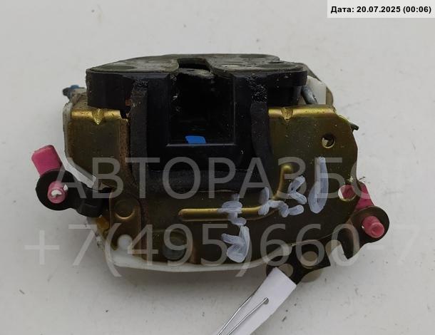 Замок двери передней правой