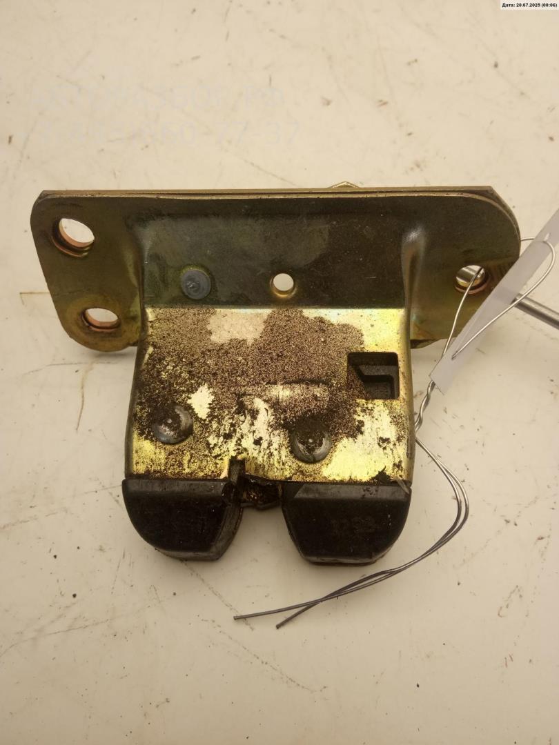 Замок багажника