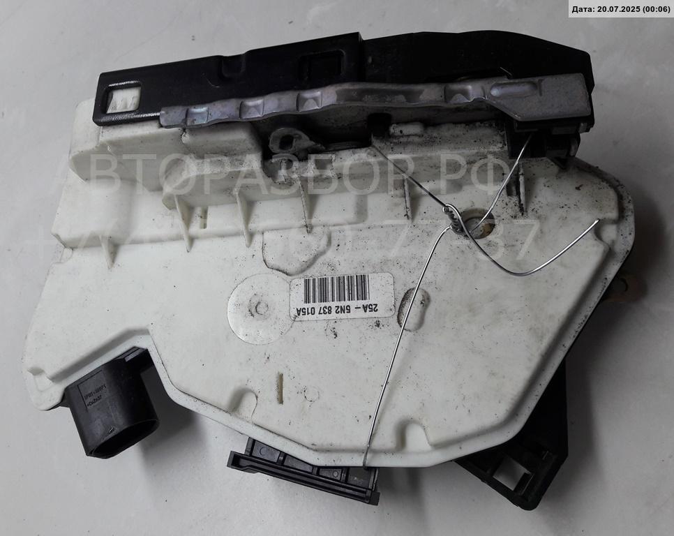 Замок двери передней левой