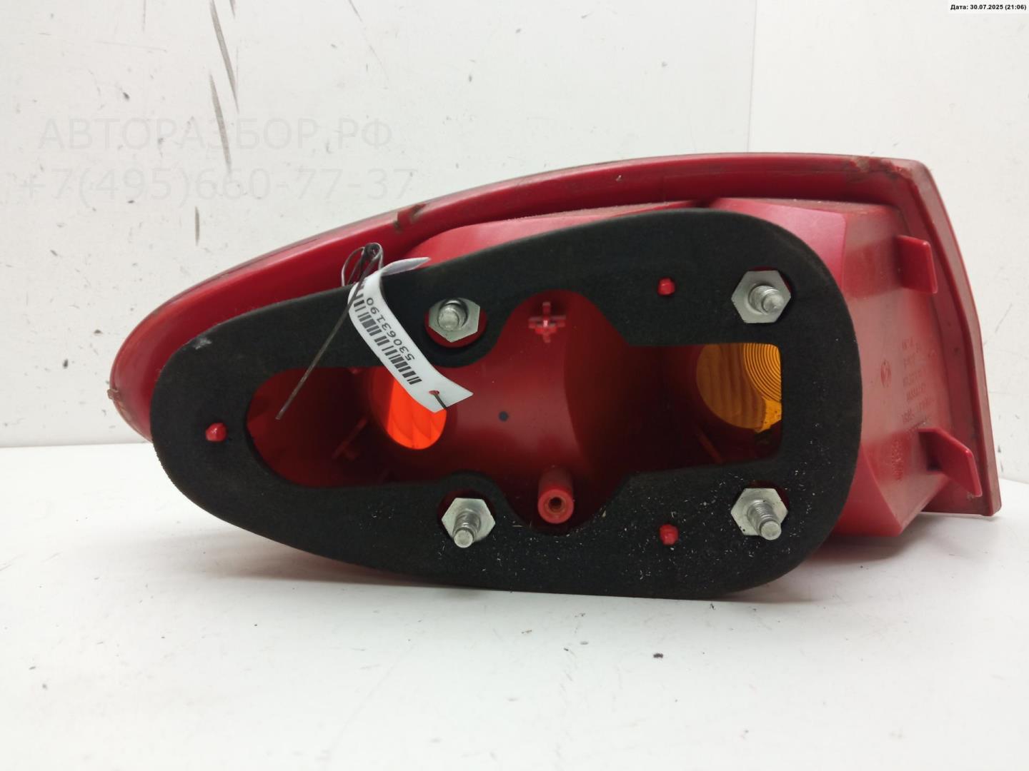Фонарь задний правый
