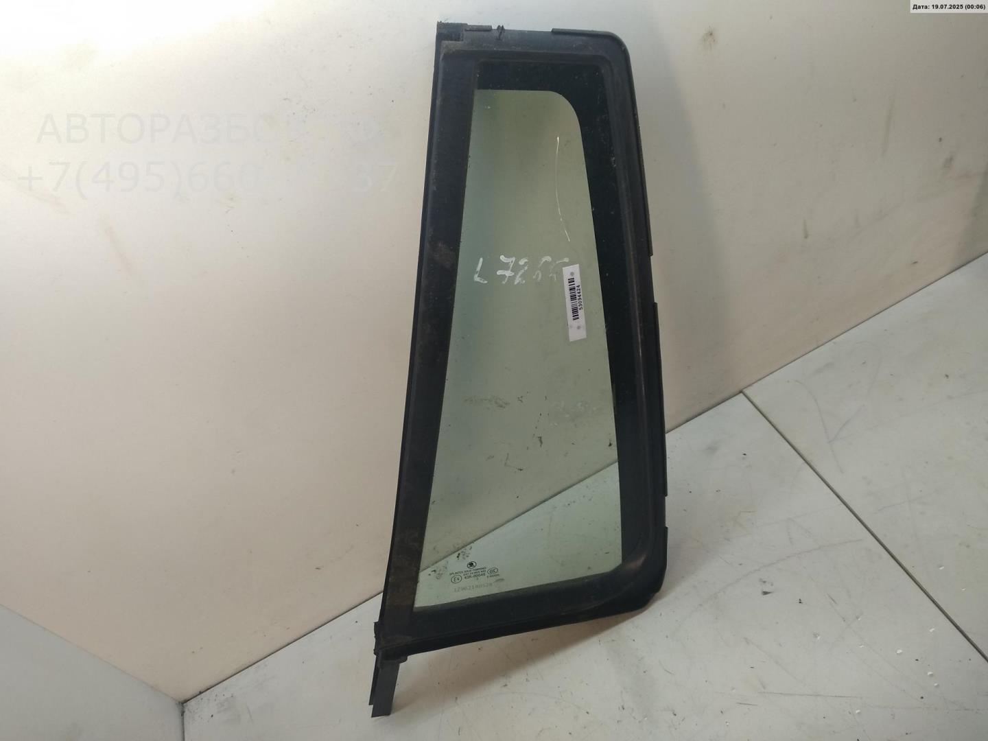 Стекло двери задней левой (форточка)