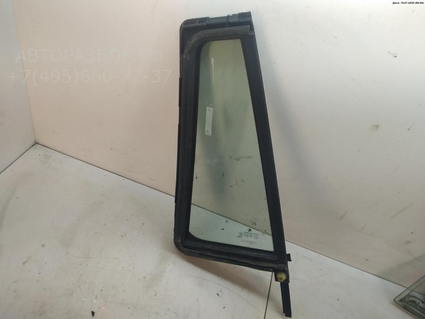 Стекло двери задней левой (форточка)