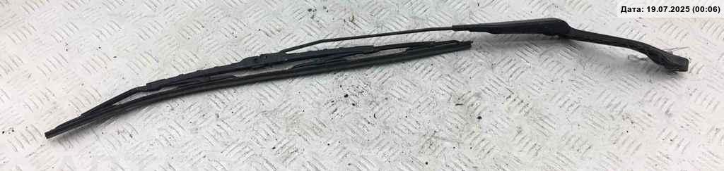 Поводок стеклоочистителя передний левый