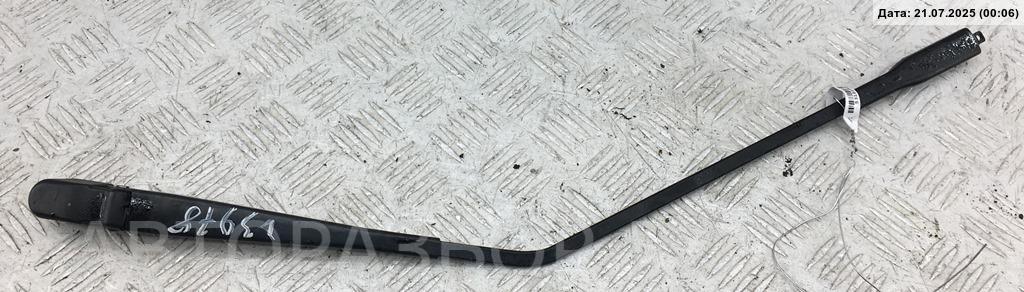 Поводок стеклоочистителя заднего