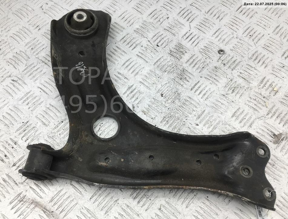 Рычаг передний правый