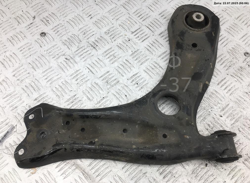 Рычаг передний правый