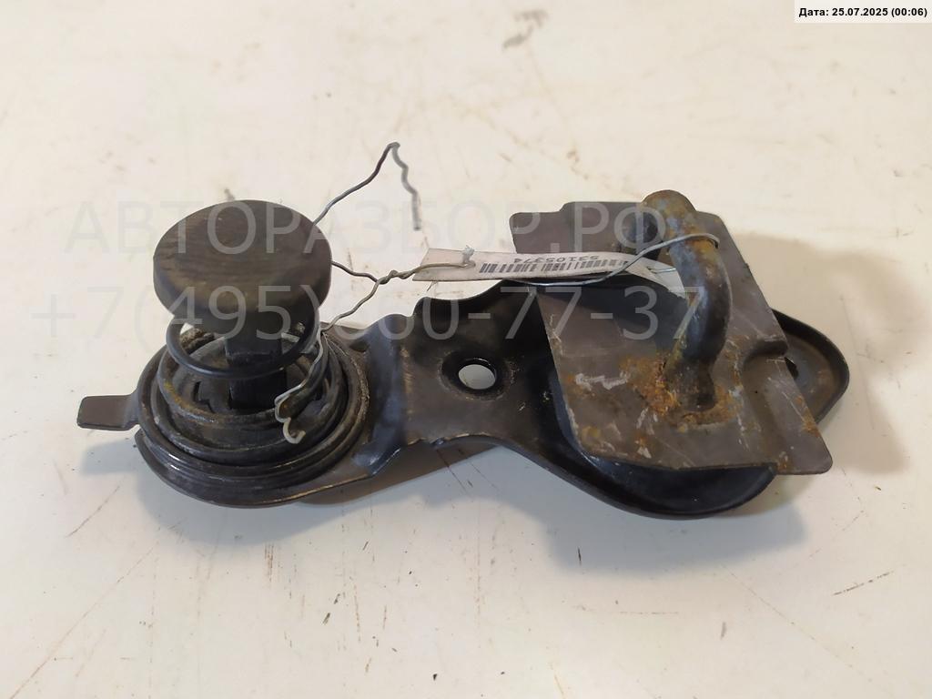 Замок капота