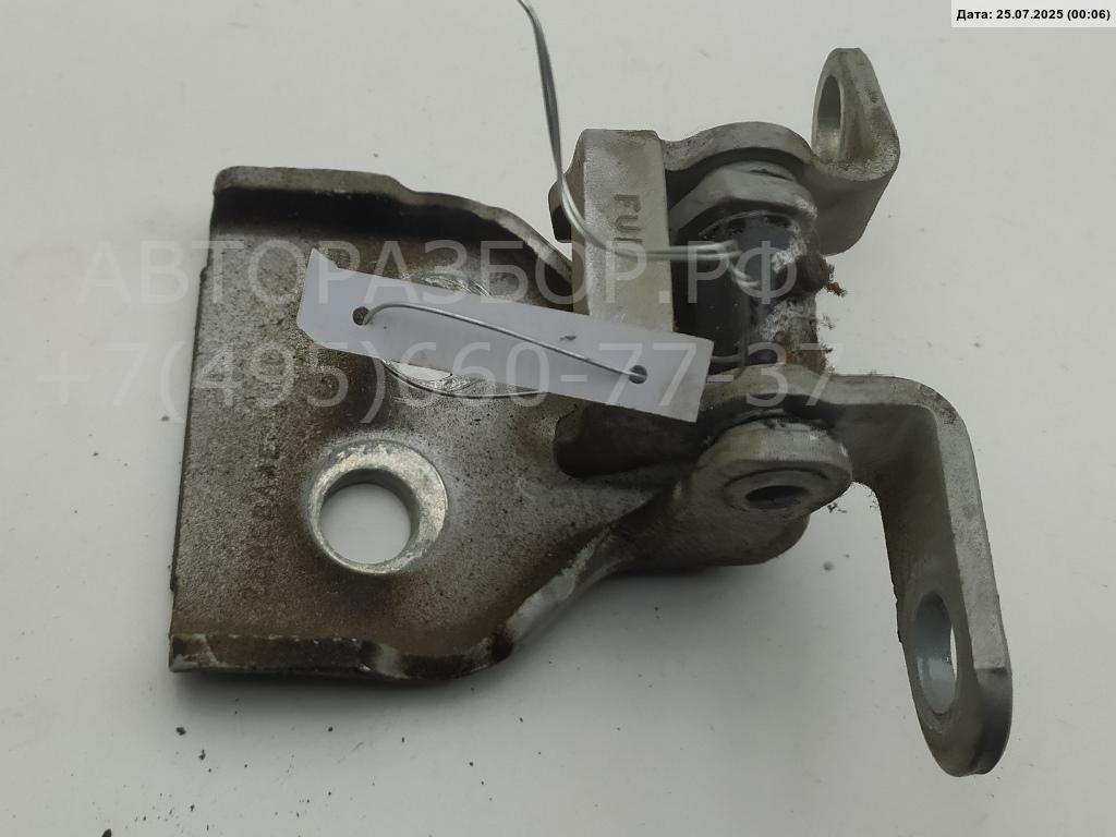 Петля двери